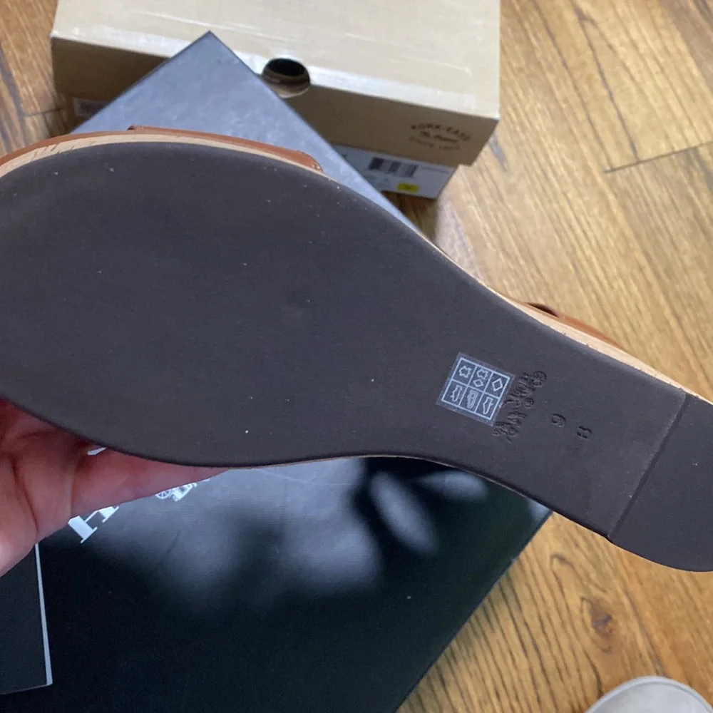 Brand new Coach Barkley semi matte calf in Saddle - Picture 4 of 8